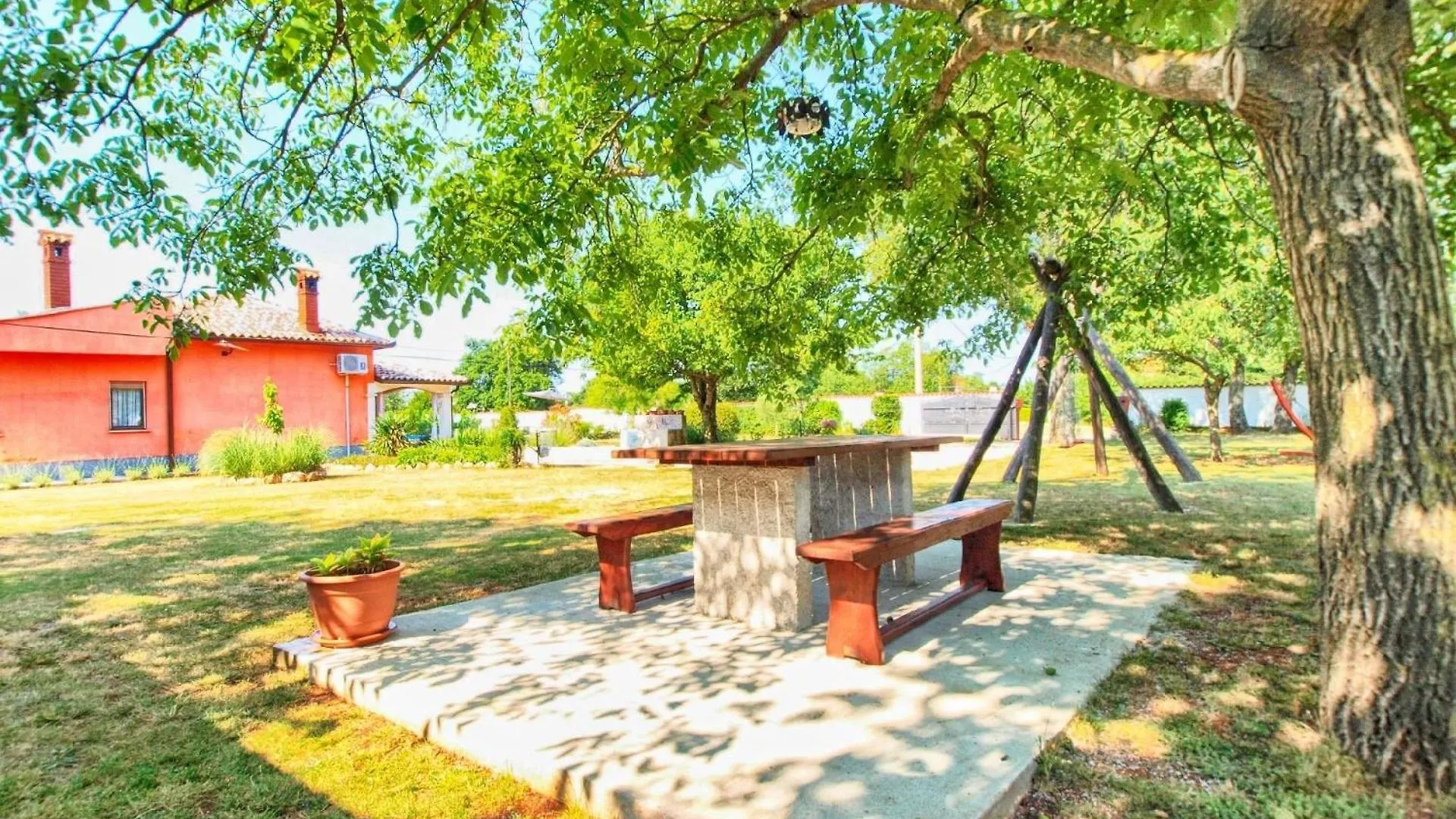 Ferienhaus Mit Privatpool Fuer 6 Personen Ca 100 Qm In Hreljici, Istrien Bucht Von Rasa 0*, Hreljici Croatia